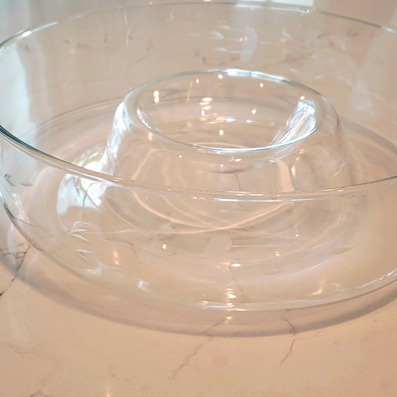 Heritage by Princess House Chip and Dip Bowl - Picture 3 of 3